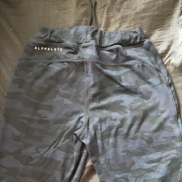 Alphalete Camo Joggers - Picture 2 of 3